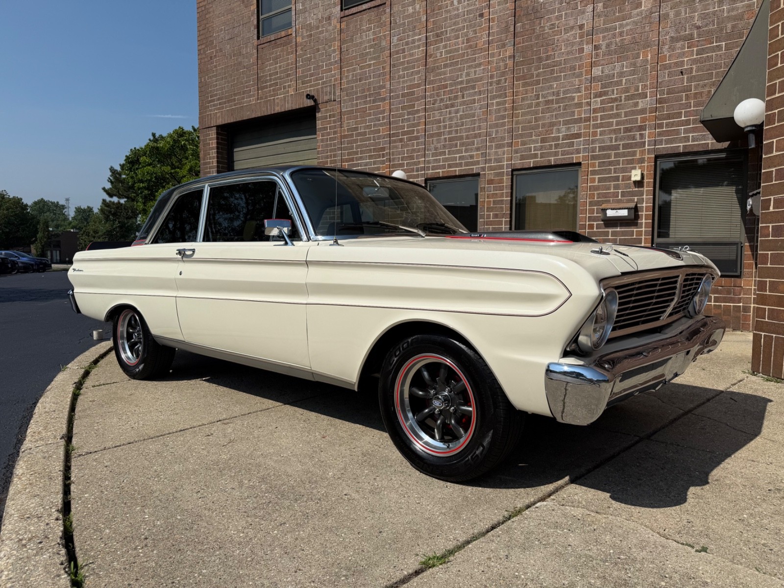 Ford-Falcon-1965-Sedan-9