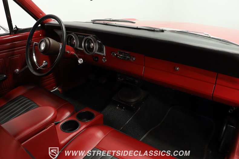 Ford-Falcon-1967-Red-Red-ampamp-Gray-2
