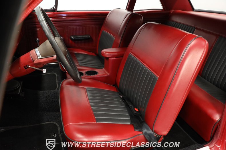 Ford-Falcon-1967-Red-Red-ampamp-Gray-46