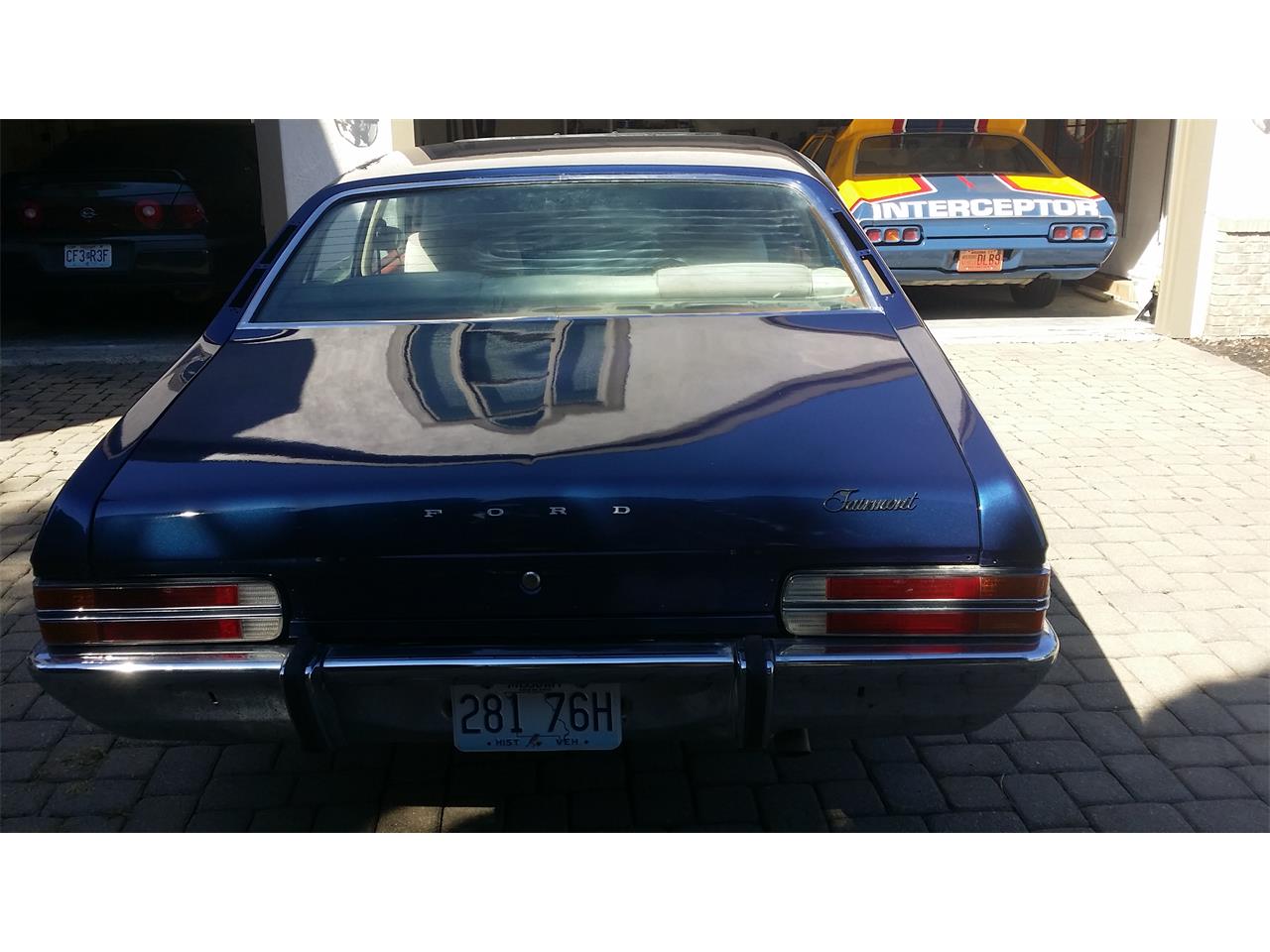 Ford-Falcon-1978-Ford-Vista-Blue-Off-White-5