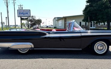 Ford-Farilane-500-Galaxie-Sunliner-1959-1