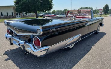 Ford-Farilane-500-Galaxie-Sunliner-1959-2