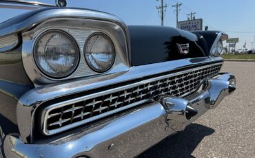 Ford-Farilane-500-Galaxie-Sunliner-1959-22