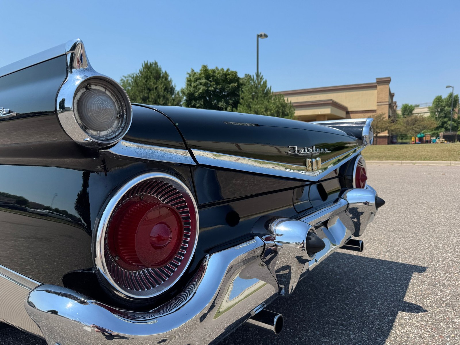 Ford-Farilane-500-Galaxie-Sunliner-1959-30