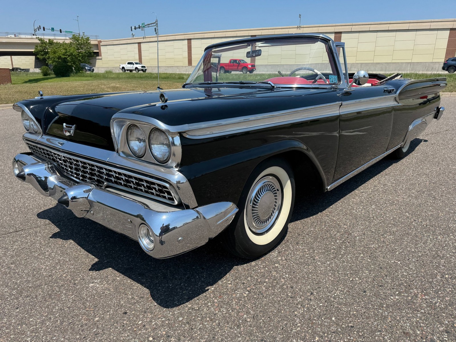 Ford-Farilane-500-Galaxie-Sunliner-1959-7