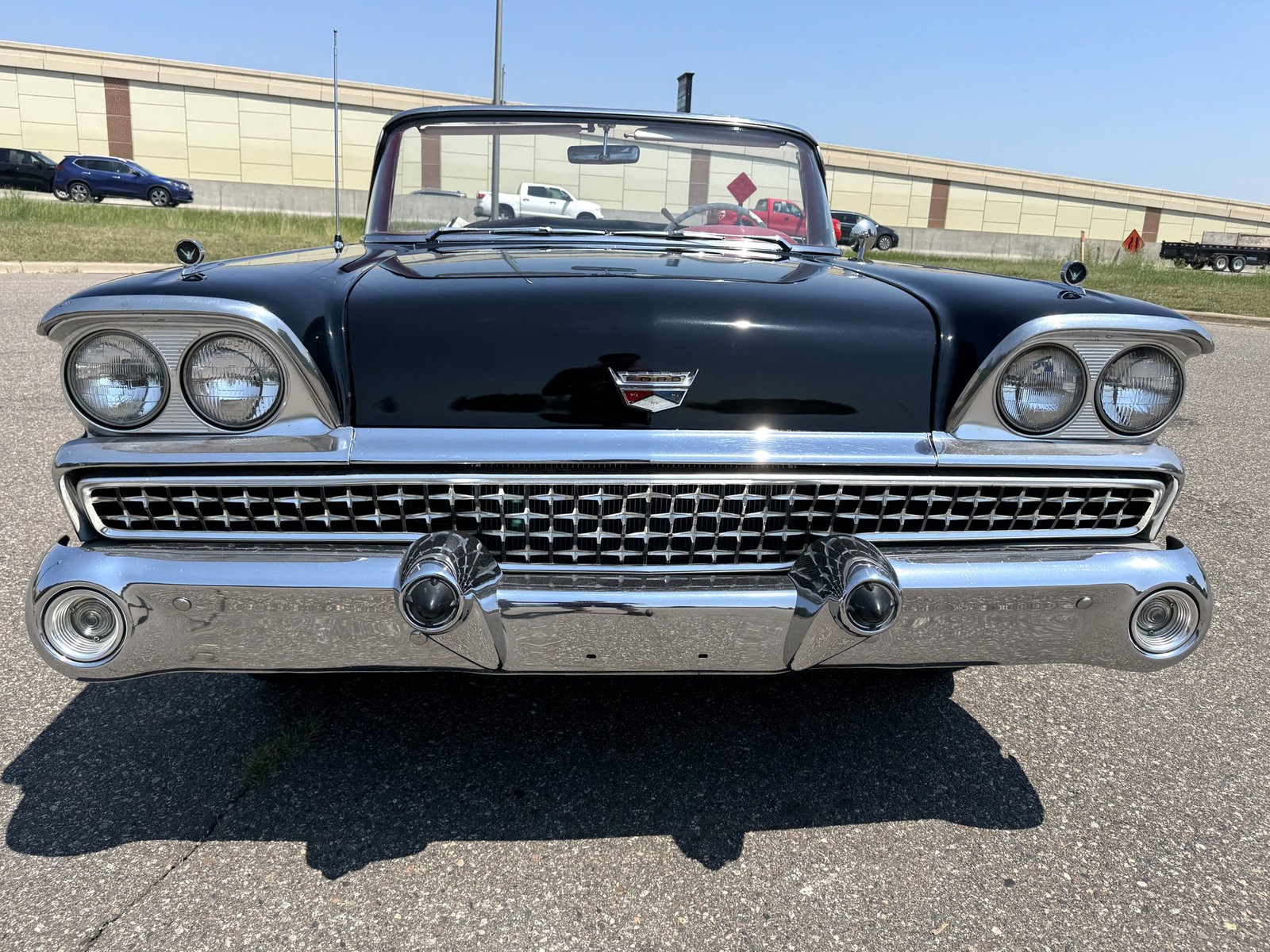 Ford-Farilane-500-Galaxie-Sunliner-1959-8