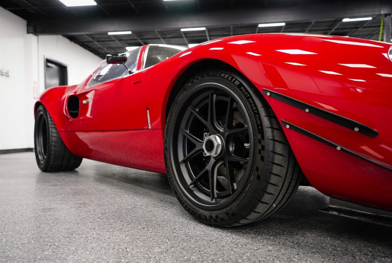 Ford-Ford-GT-1964-Sedan-3