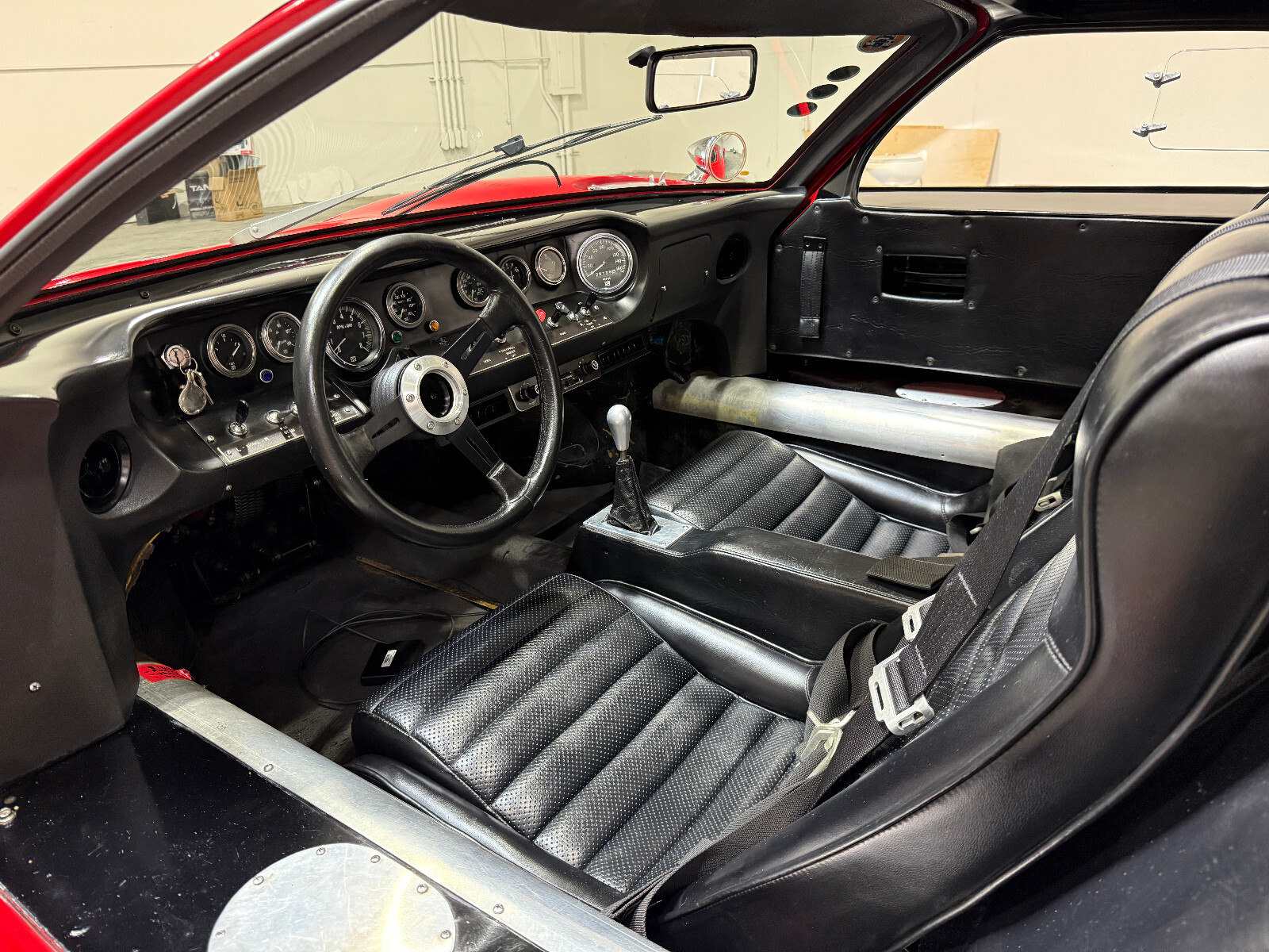 Ford-GT40-1966-15