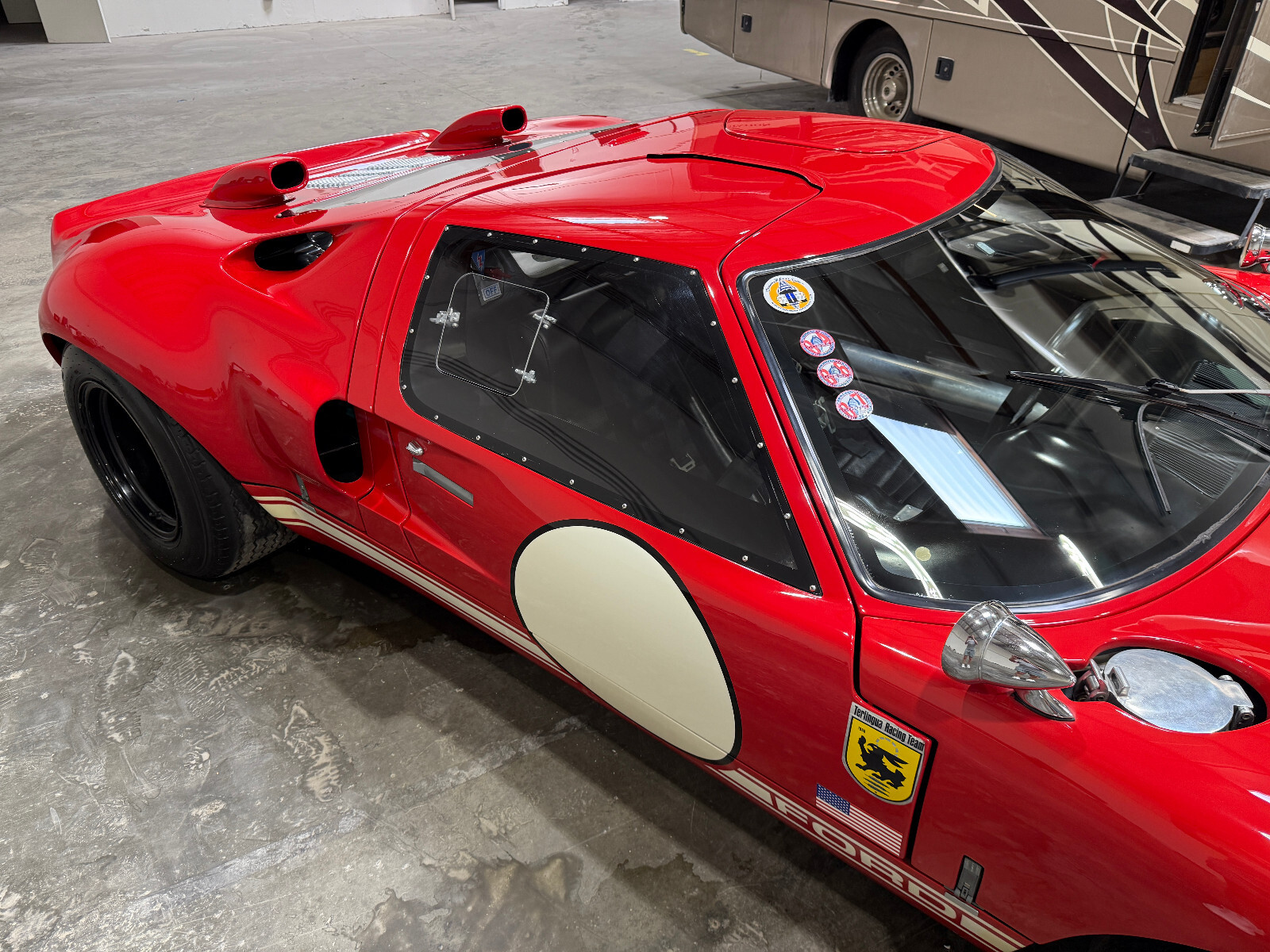 Ford-GT40-1966-25