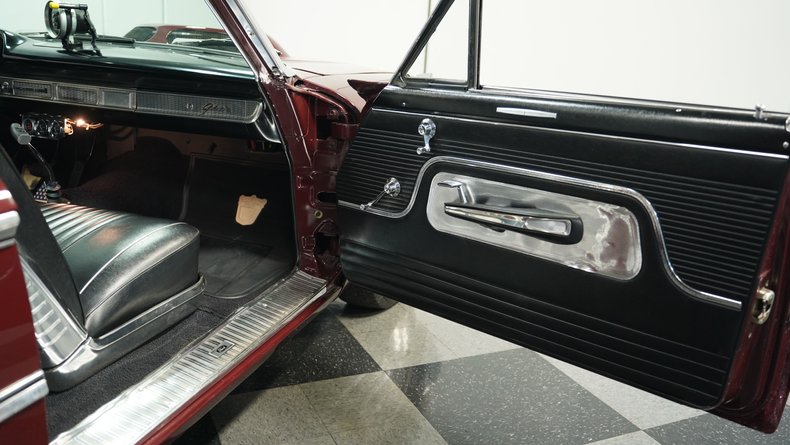 Ford-Galaxie-1963-Heritage-Burgundy-Black-26