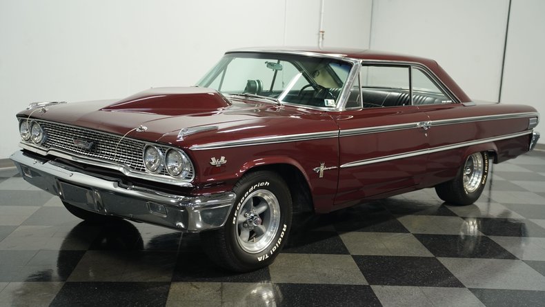 Ford-Galaxie-1963-Heritage-Burgundy-Black-39