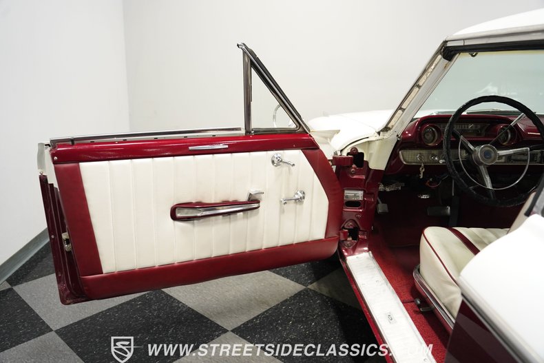 Ford-Galaxie-1963-Maroon-White-1