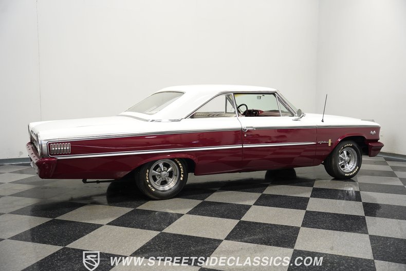 Ford-Galaxie-1963-Maroon-White-12