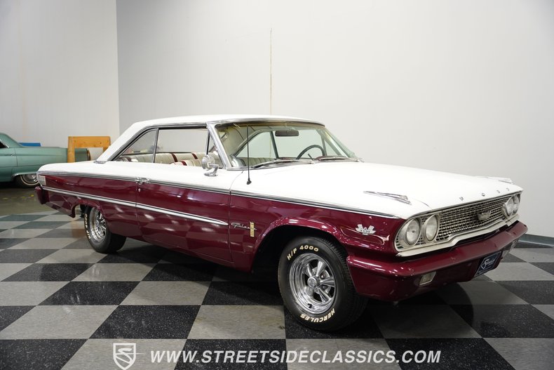 Ford-Galaxie-1963-Maroon-White-15