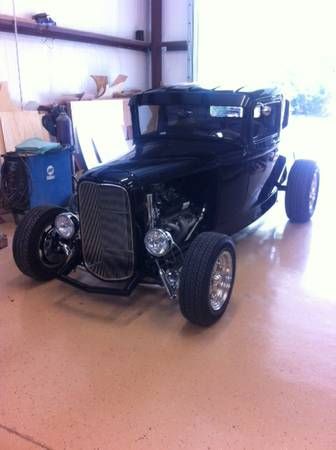 Ford-High-boy-1931-Black-4