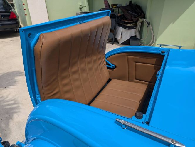 Ford-High-boy-1931-Blue-1