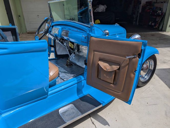 Ford-High-boy-1931-Blue-19