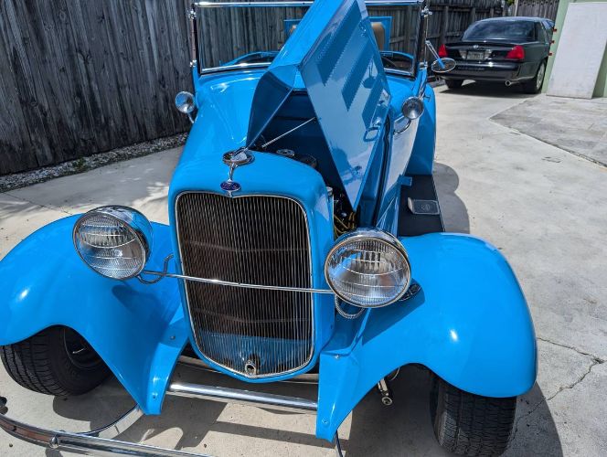 Ford-High-boy-1931-Blue-2