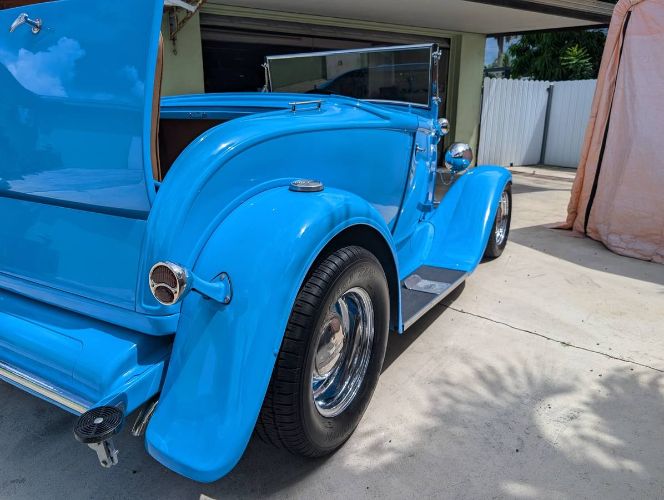 Ford-High-boy-1931-Blue-4
