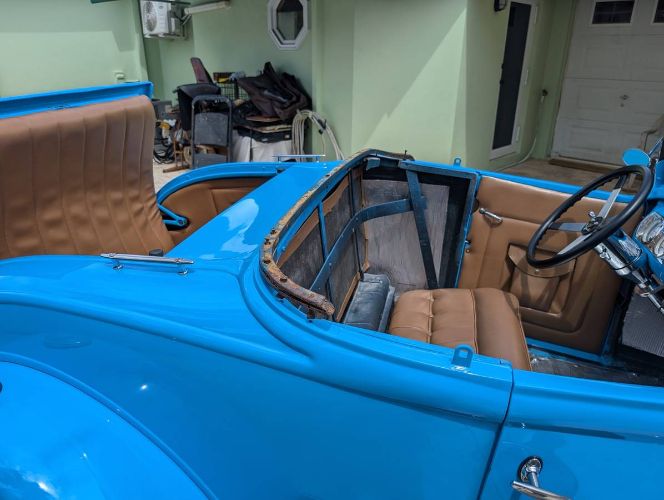 Ford-High-boy-1931-Blue-9