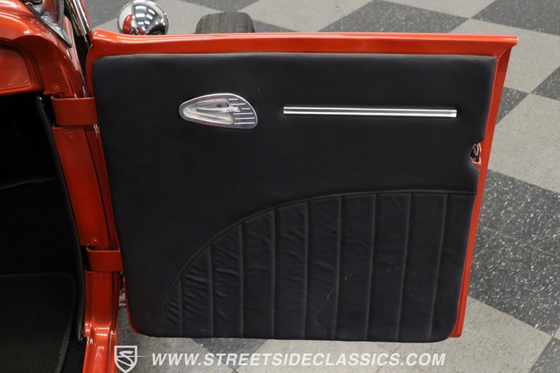 Ford-High-boy-1932-Atomic-Orange-Black-11