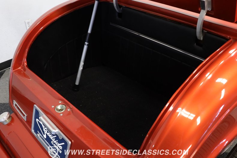 Ford-High-boy-1932-Atomic-Orange-Black-13
