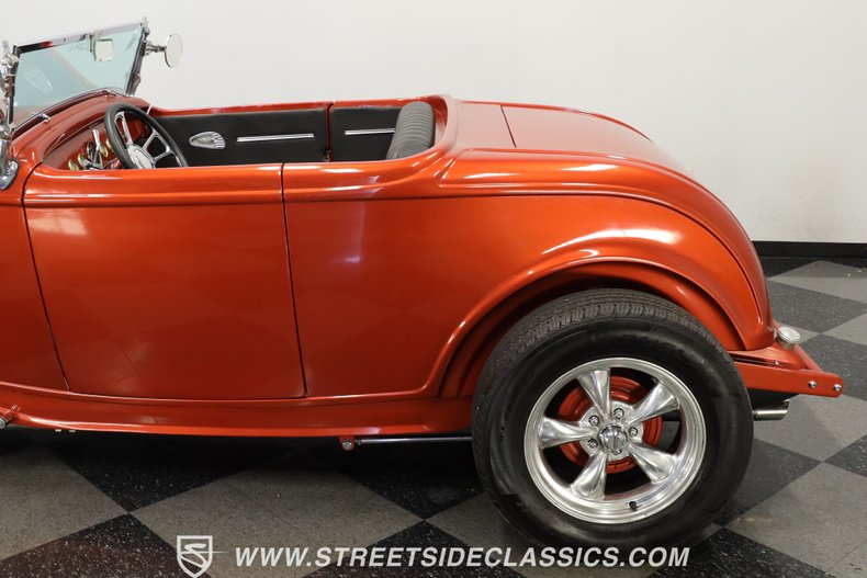 Ford-High-boy-1932-Atomic-Orange-Black-31