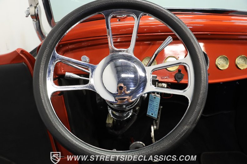 Ford-High-boy-1932-Atomic-Orange-Black-41