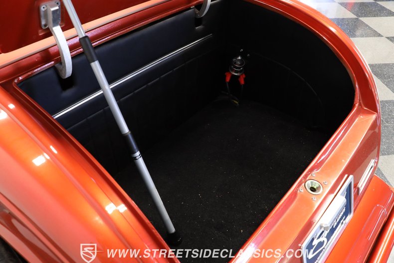 Ford-High-boy-1932-Atomic-Orange-Black-42