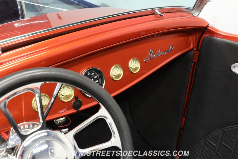 Ford-High-boy-1932-Atomic-Orange-Black-45