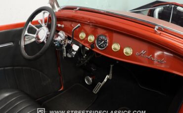 Ford-High-boy-1932-Atomic-Orange-Black-6