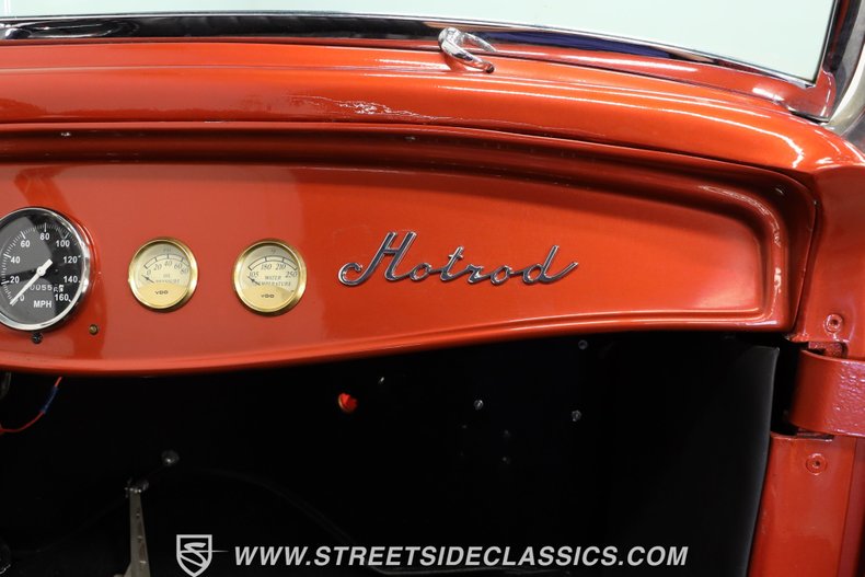 Ford-High-boy-1932-Atomic-Orange-Black-8