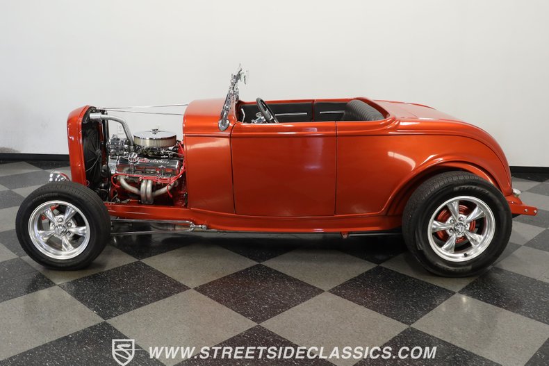 Ford-High-boy-1932-Atomic-Orange-Black