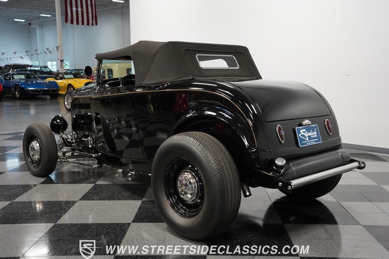 Ford-High-boy-1932-Black-Tan-10