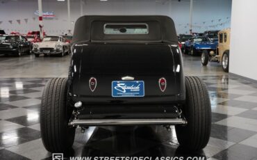 Ford-High-boy-1932-Black-Tan-11