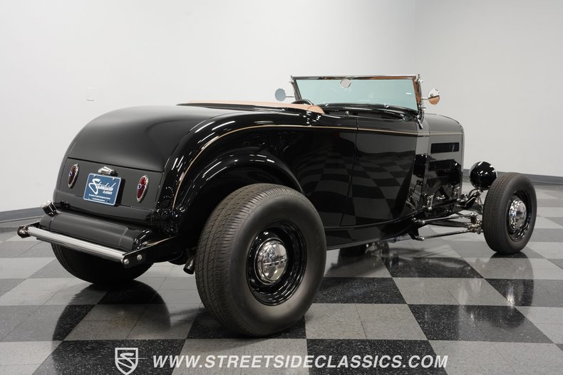 Ford-High-boy-1932-Black-Tan-15