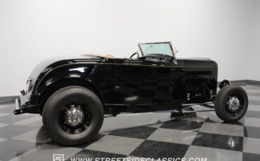 Ford-High-boy-1932-Black-Tan-16