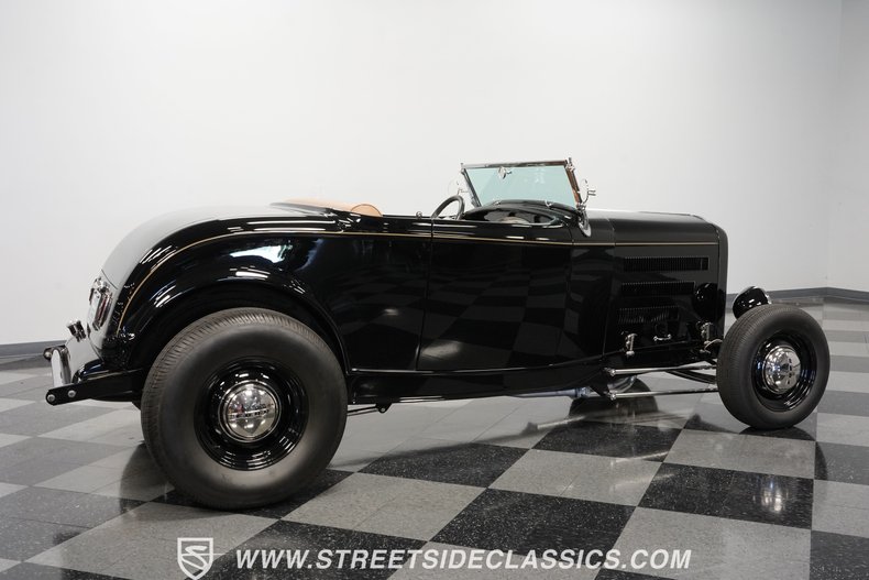 Ford-High-boy-1932-Black-Tan-16