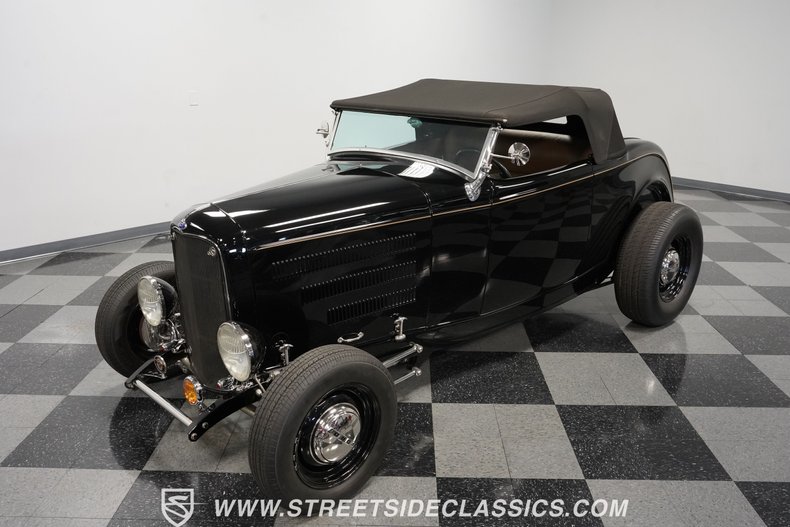 Ford-High-boy-1932-Black-Tan-23