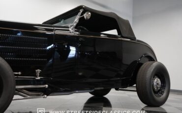 Ford-High-boy-1932-Black-Tan-25