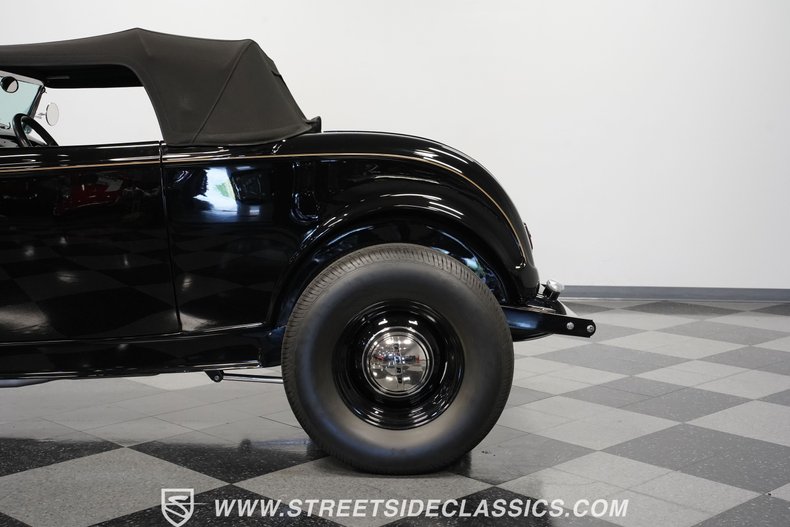 Ford-High-boy-1932-Black-Tan-27