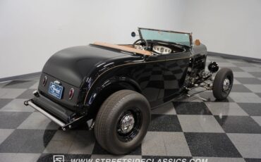Ford-High-boy-1932-Black-Tan-32