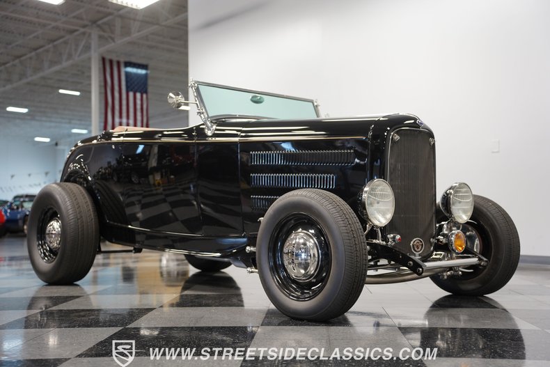 Ford-High-boy-1932-Black-Tan-37