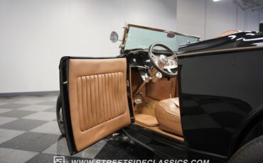 Ford-High-boy-1932-Black-Tan-39