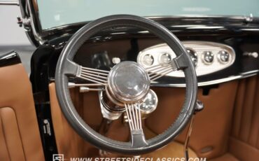 Ford-High-boy-1932-Black-Tan-42