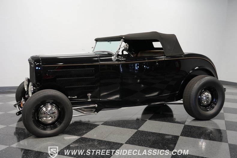 Ford-High-boy-1932-Black-Tan-7