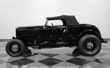 Ford-High-boy-1932-Black-Tan-8