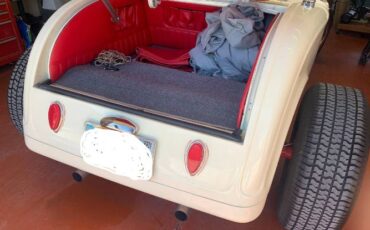Ford-High-boy-1932-Cream-Red-Leather-2