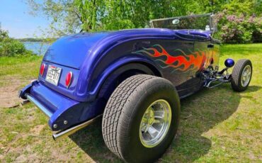 Ford-High-boy-1932-blue-gray-1