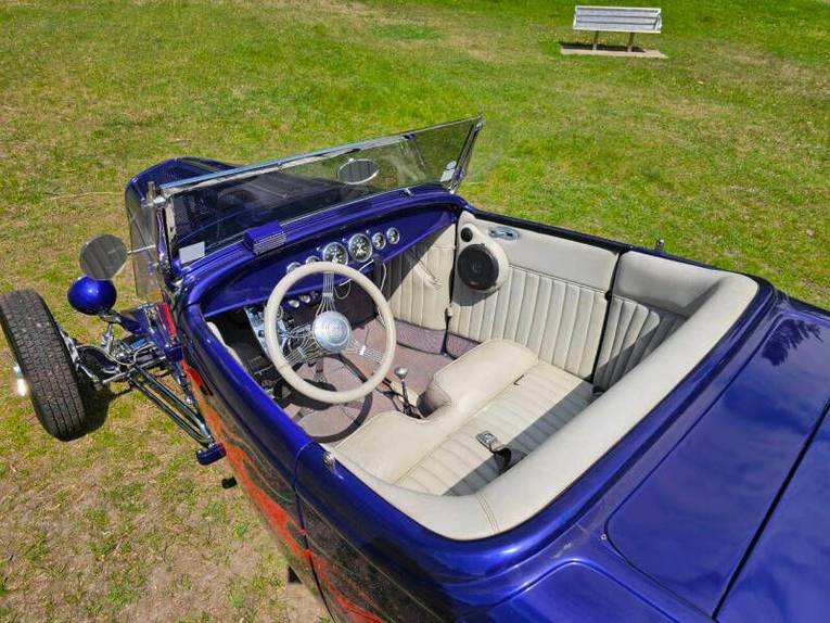Ford-High-boy-1932-blue-gray-17
